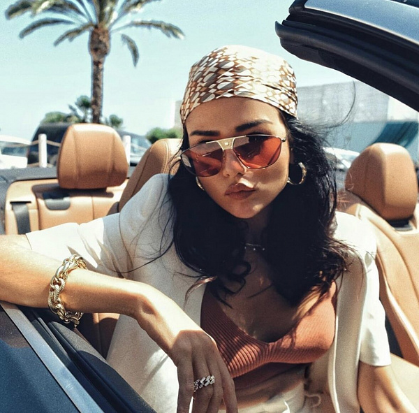 Givenchy футуристичный