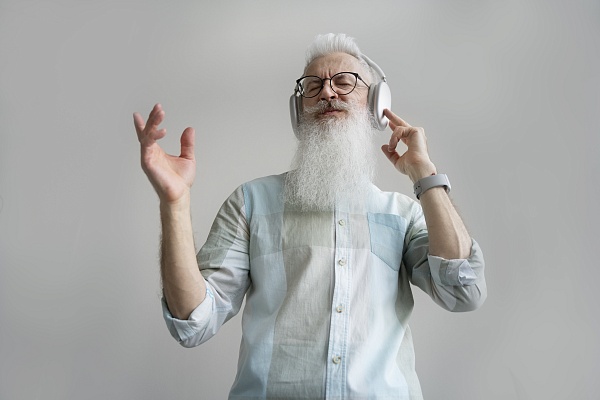 Какие очки лучше выбрать для пожилых людей? Простые советы для комфорта и здоровья 👓👵👴